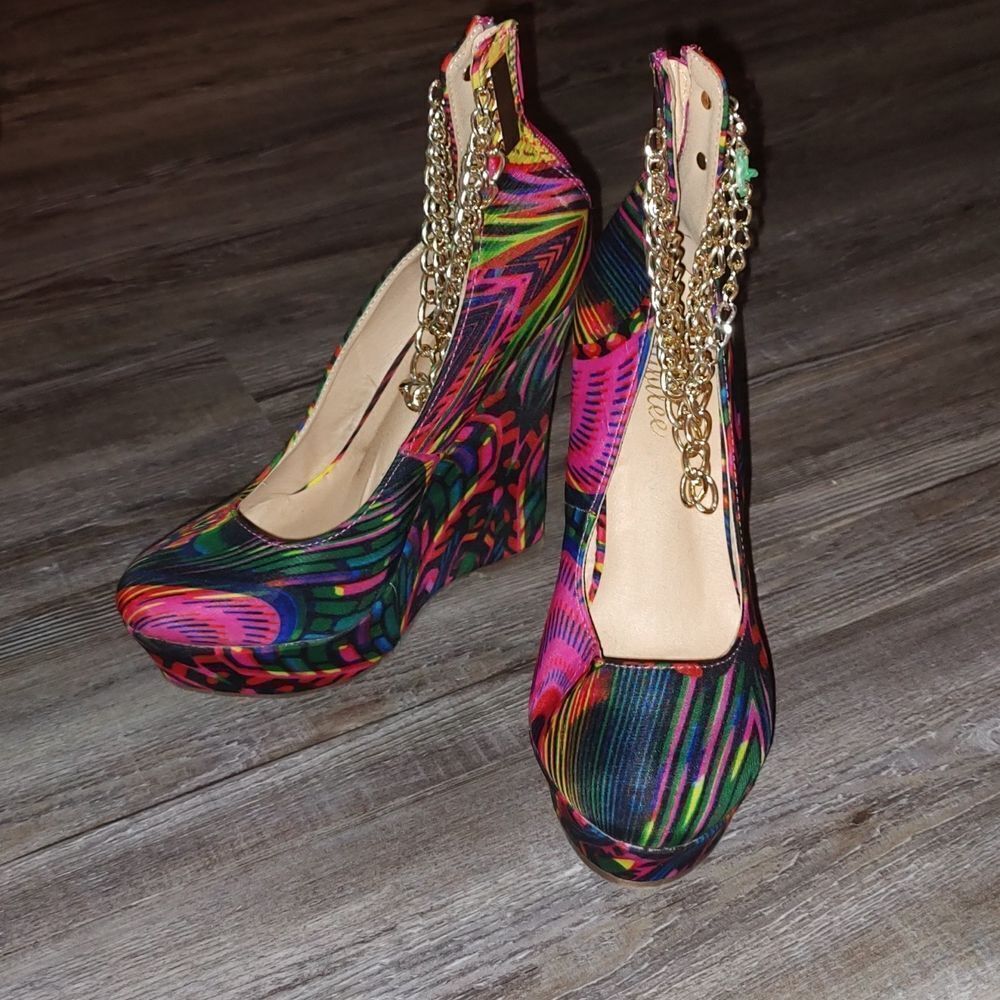 Jubilee multicolor platform wedges chain ankle  straps  Sz 9